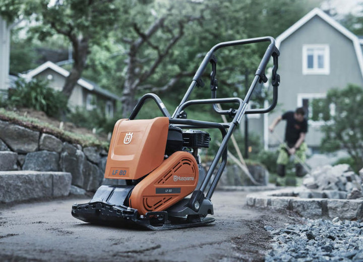 HOGYAN VÁLASSZUNK DÖNGÖLŐT ÉS LAPVIBRÁTORT?