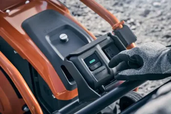 LF100 PACE akkumulátoros lapvibrátor  500 mm 3.Kép